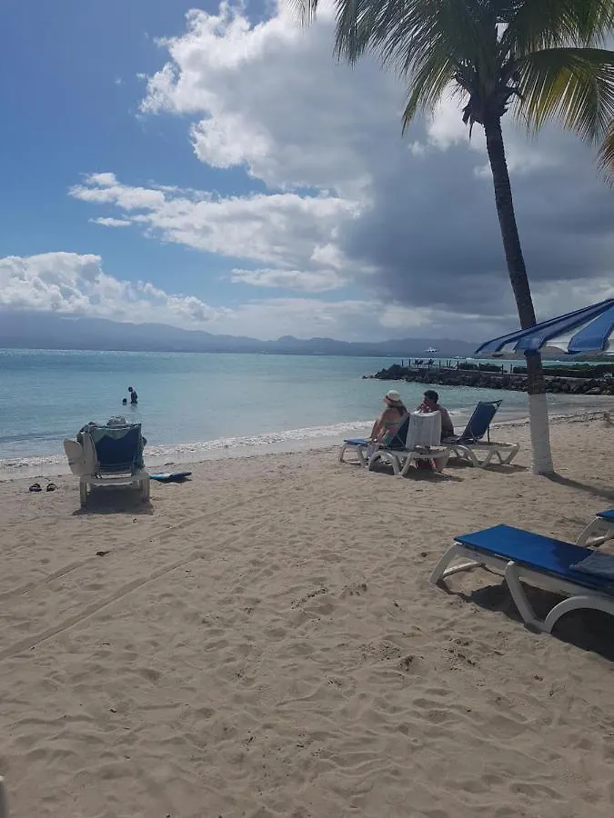 La belle vue mer du yucca. Le Gosier  Le Gosier (Grande-Terre)