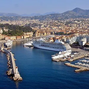 https://charmant-studio-en-bord-de-mer.fr-provencehotel.com